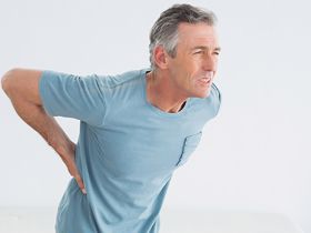 Người bị đau lưng, cứng cột sống nên tập gì? 